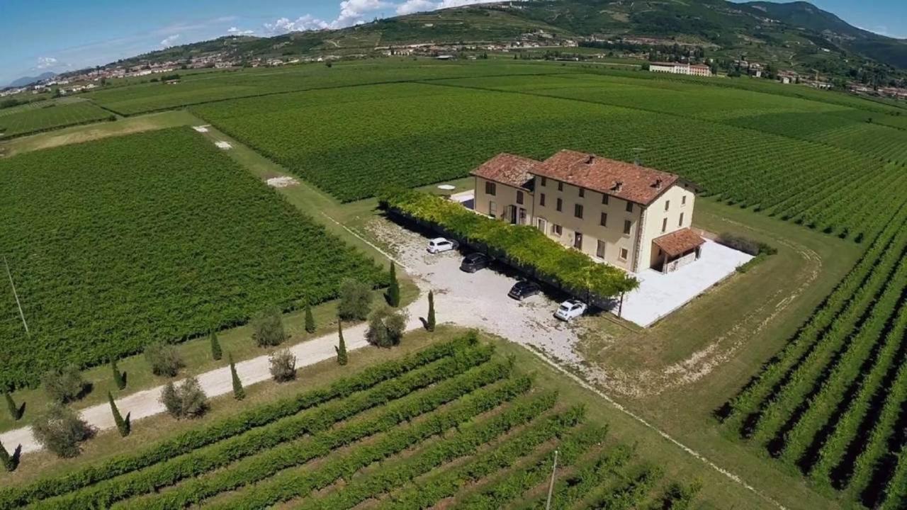 فيلا Dimora Buglioni Wine Relais سان بيترو في كاريانو المظهر الخارجي الصورة